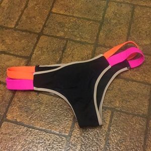 Victoria’s Secret Itsy bikini bottom medium